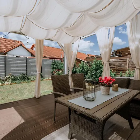 Apartment Vadrozsa