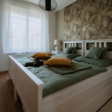 Vadrozsa Apartment